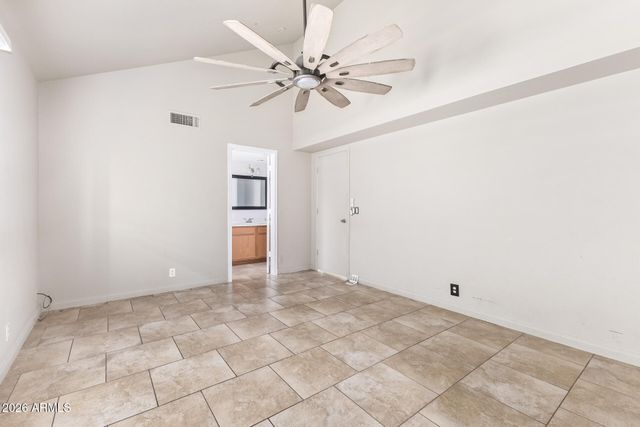 8902 W VALE Drive, Phoenix, AZ 85037