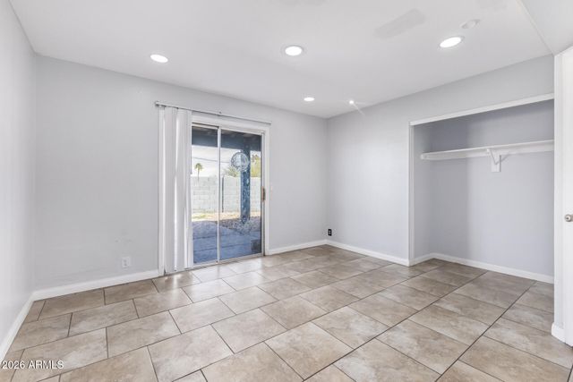 8902 W VALE Drive, Phoenix, AZ 85037