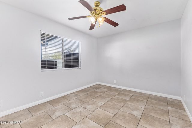 8902 W VALE Drive, Phoenix, AZ 85037