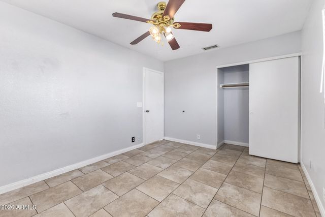 8902 W VALE Drive, Phoenix, AZ 85037