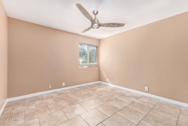 8902 W VALE Drive, Phoenix, AZ 85037