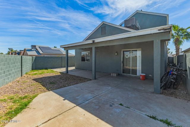 8902 W VALE Drive, Phoenix, AZ 85037