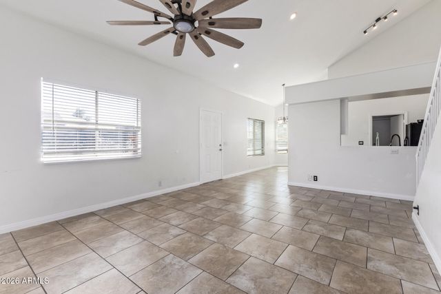 8902 W VALE Drive, Phoenix, AZ 85037