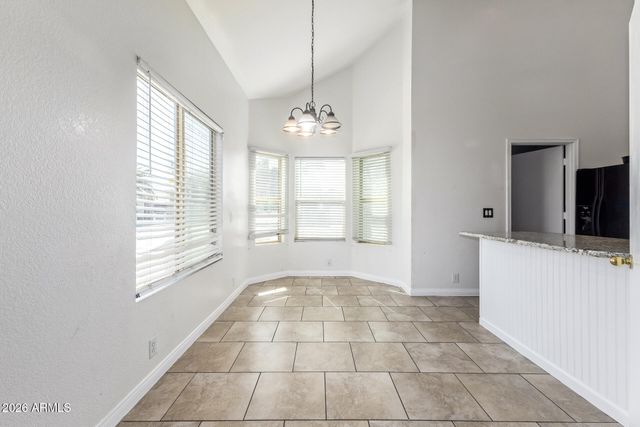 8902 W VALE Drive, Phoenix, AZ 85037