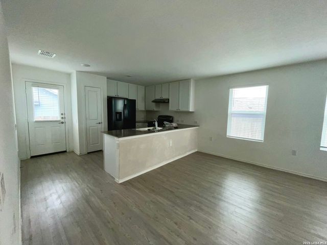 10042 Kersey Mill, San Antonio, TX 78224