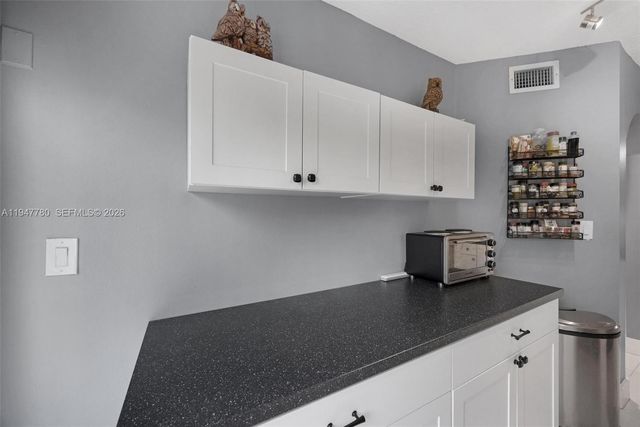 985 NE 33rd Ter 102, Homestead, FL 33033