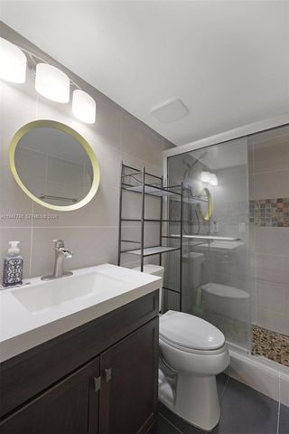 985 NE 33rd Ter 102, Homestead, FL 33033