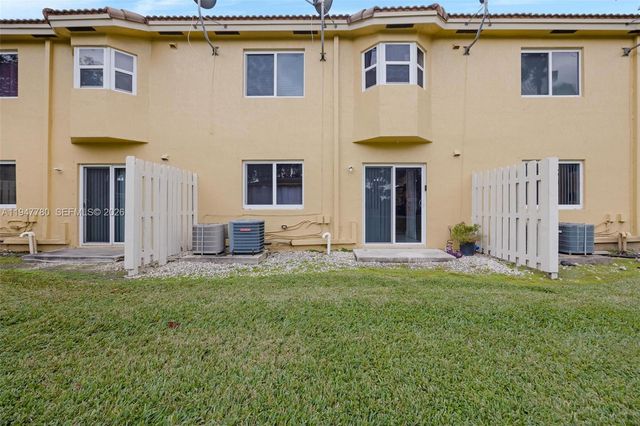 985 NE 33rd Ter 102, Homestead, FL 33033