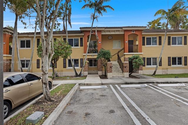 985 NE 33rd Ter 102, Homestead, FL 33033