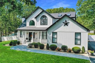 108 Hunter Avenue, Miller Place, NY 11764