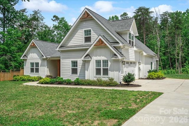 7575 Deer Track Drive, Denver, NC 28037