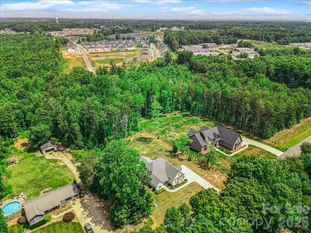 7575 Deer Track Drive, Denver, NC 28037