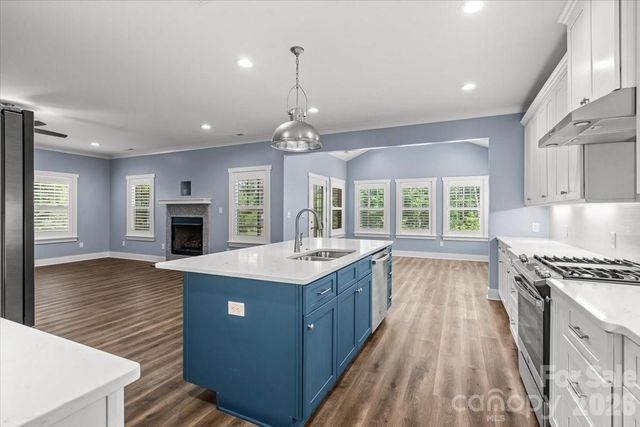 7575 Deer Track Drive, Denver, NC 28037