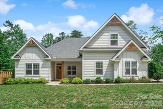 7575 Deer Track Drive, Denver, NC 28037