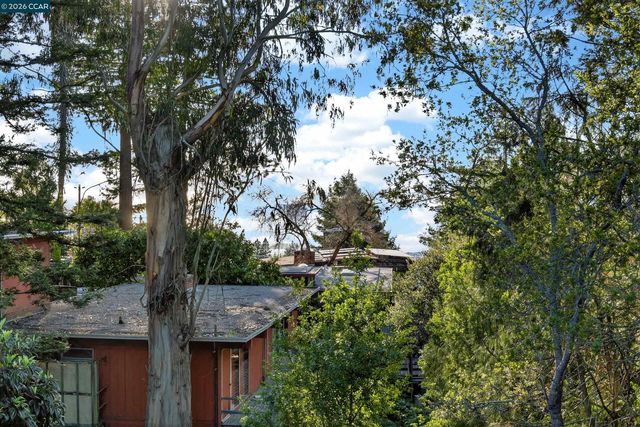 230 Fairlawn Dr, Berkeley, CA 94708