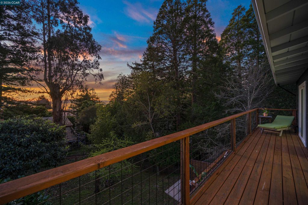 230 Fairlawn Dr, Berkeley, CA 94708