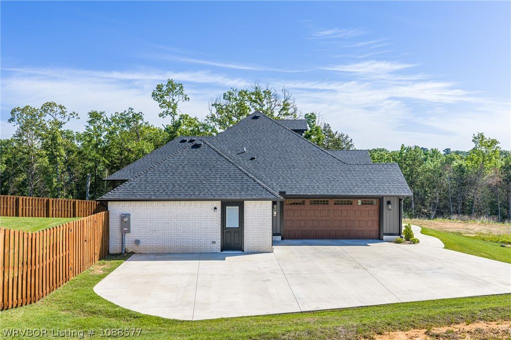 2809 Leonards Way 2809 Leonards Way