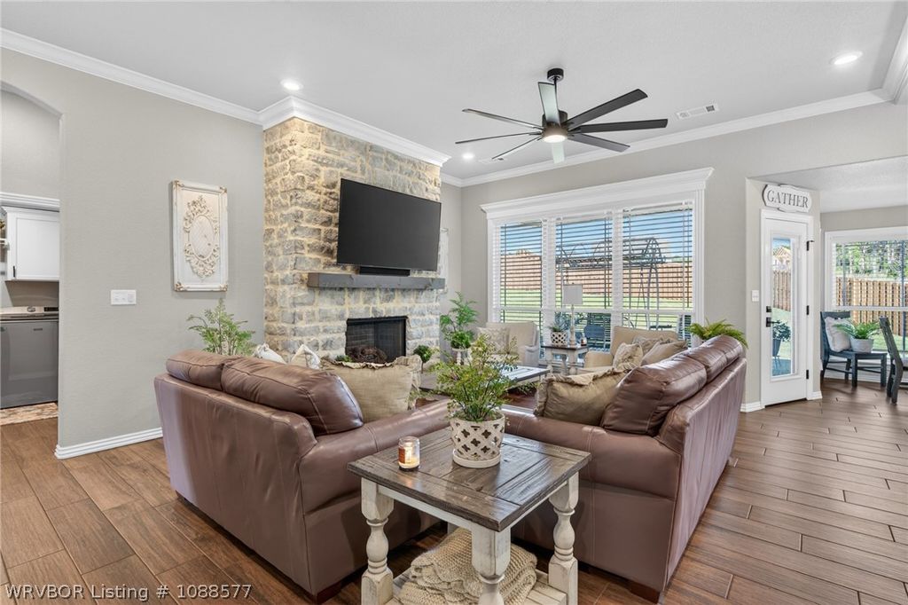 2809 Leonards Way 2809 Leonards Way