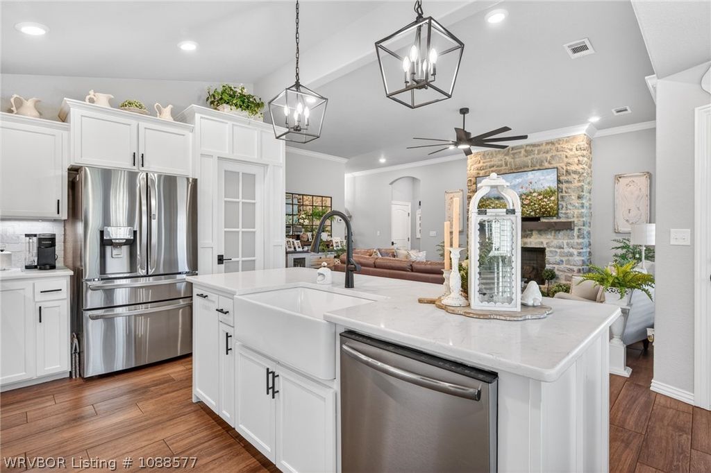 2809 Leonards Way 2809 Leonards Way