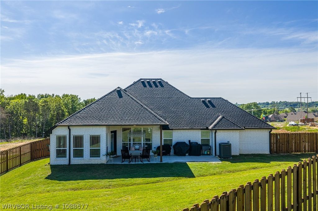 2809 Leonards Way 2809 Leonards Way