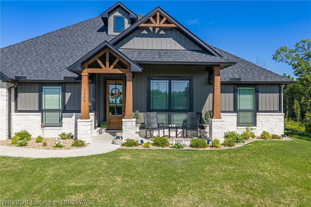 2809 Leonards Way 2809 Leonards Way