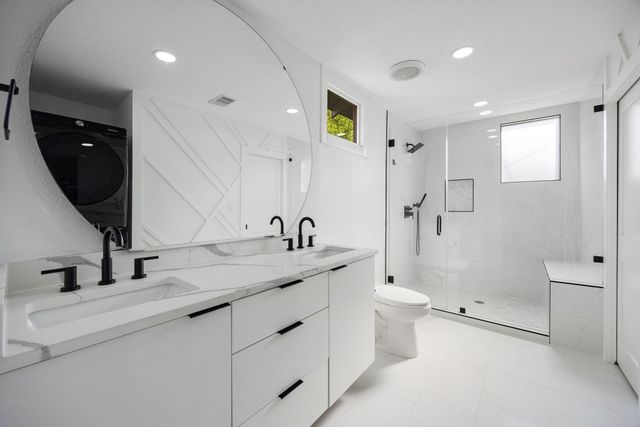 1310 Walton Street, Houston, TX 77009