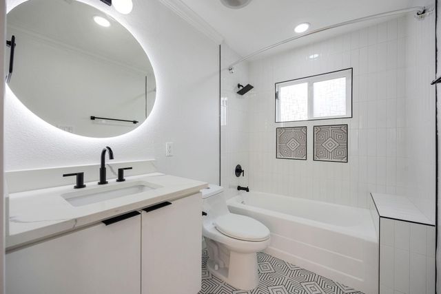 1310 Walton Street, Houston, TX 77009