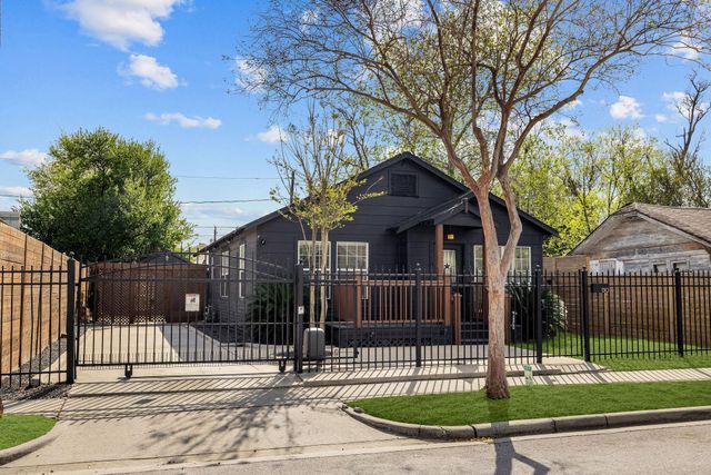 1310 Walton Street, Houston, TX 77009