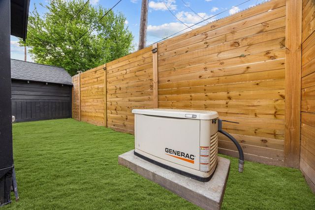 1310 Walton Street, Houston, TX 77009