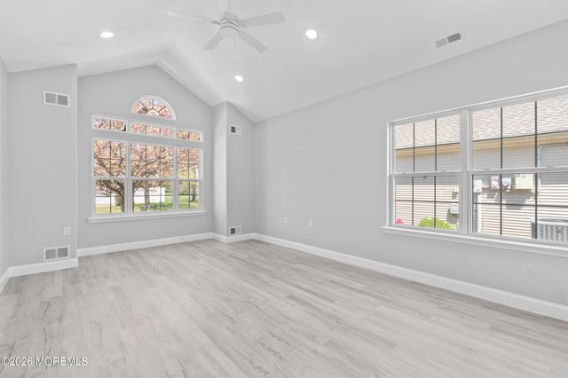 3 Baldwin Drive, Manchester, NJ 08759