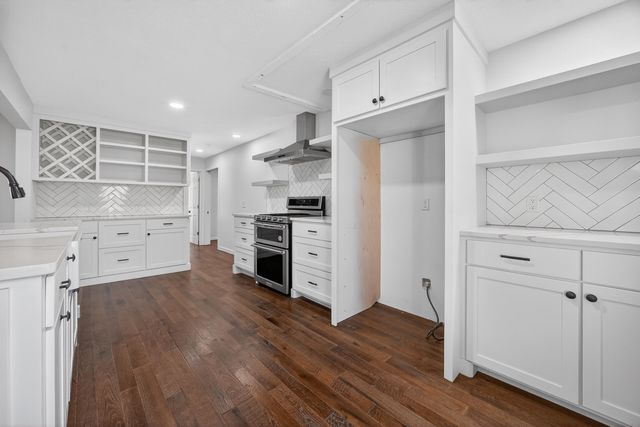 2031 N Farm Rd 197, Springfield, MO 65802