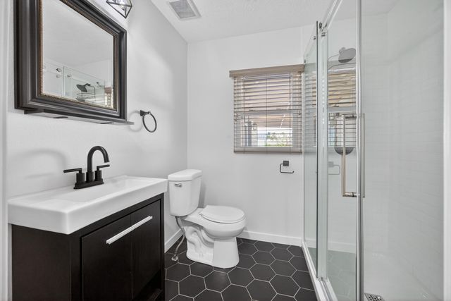 2031 N Farm Rd 197, Springfield, MO 65802