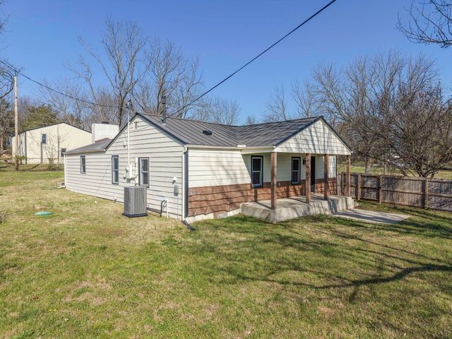 2031 N Farm Rd 197, Springfield, MO 65802