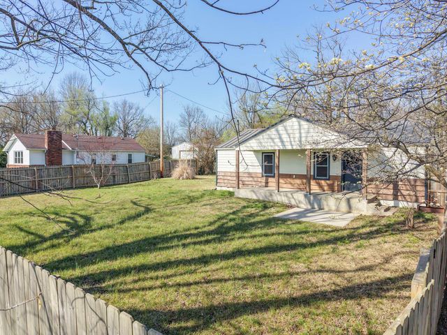 2031 N Farm Rd 197, Springfield, MO 65802