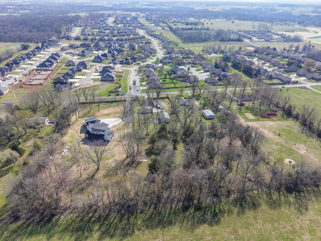 2031 N Farm Rd 197, Springfield, MO 65802