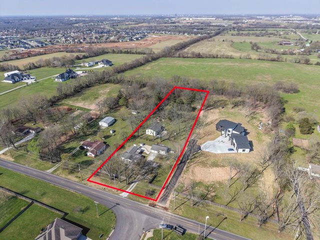 2031 N Farm Rd 197, Springfield, MO 65802