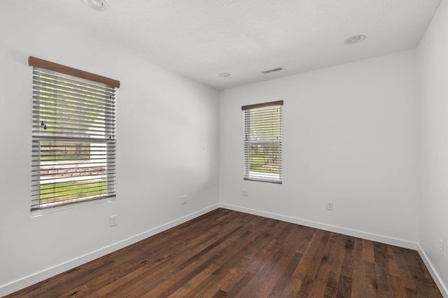 2031 N Farm Rd 197, Springfield, MO 65802