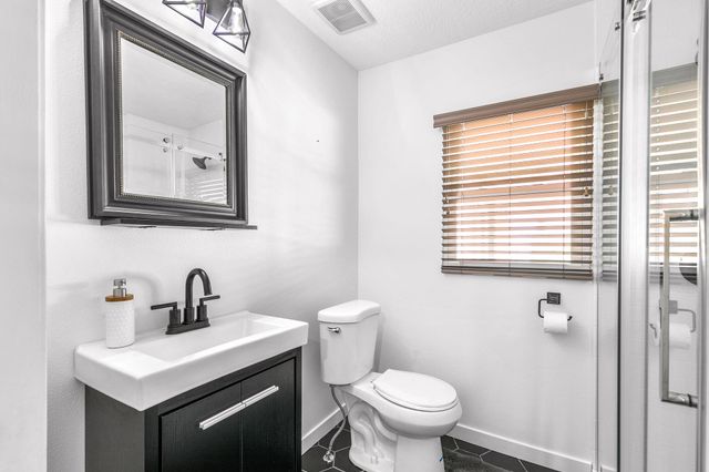 2031 N Farm Rd 197, Springfield, MO 65802