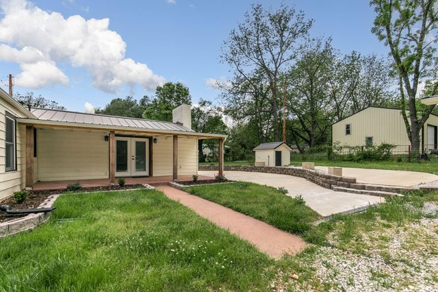 2031 N Farm Rd 197, Springfield, MO 65802