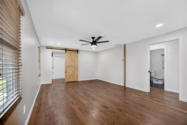 2031 N Farm Rd 197, Springfield, MO 65802