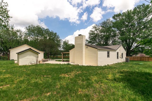 2031 N Farm Rd 197, Springfield, MO 65802