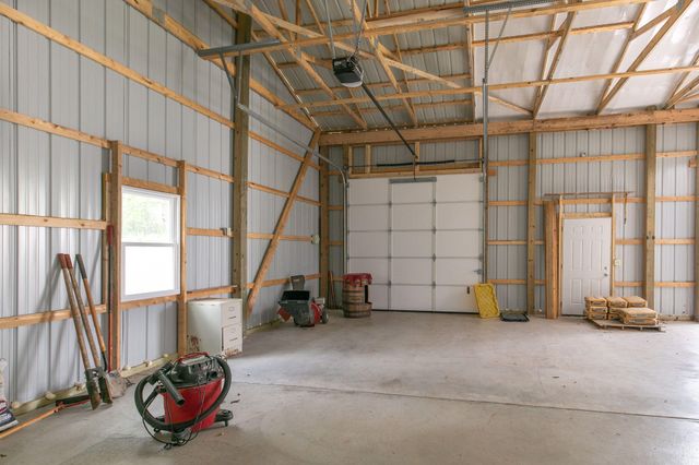 2031 N Farm Rd 197, Springfield, MO 65802