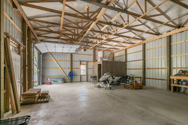 2031 N Farm Rd 197, Springfield, MO 65802