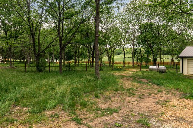 2031 N Farm Rd 197, Springfield, MO 65802