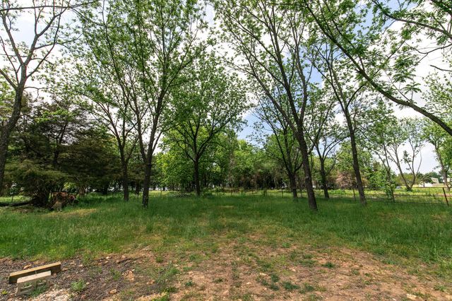 2031 N Farm Rd 197, Springfield, MO 65802