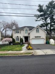 138 Hartman Rd, Newton, MA 02459