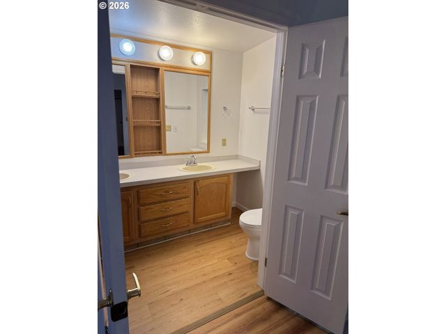 6 S GEE CREEK Loop, Ridgefield, WA 98642