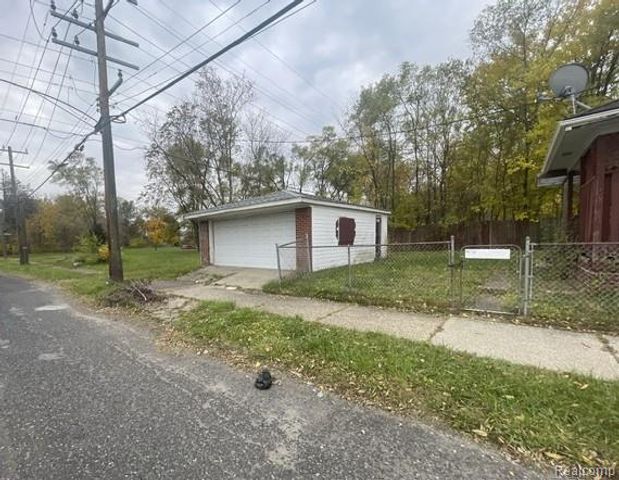 11882 Findlay Street, Detroit, MI 48205