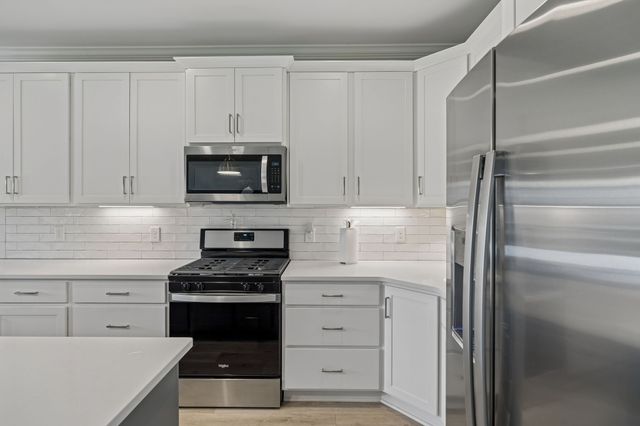 1035 Robert Lee Dr, Gallatin, TN 37066