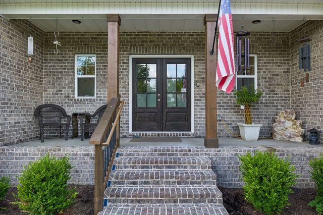 1035 Robert Lee Dr, Gallatin, TN 37066